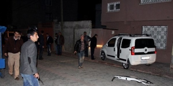 Katil zanlısı, polisi vurdu