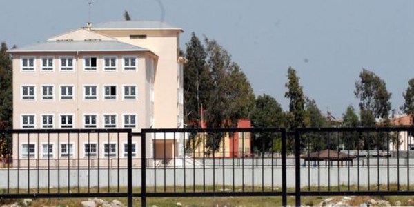 Öğrencisini korumak isteyen öğretmene saldırı