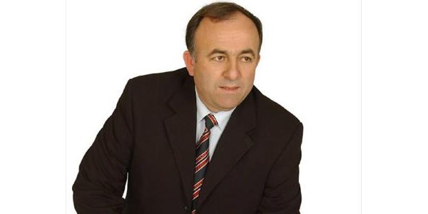 AK Parti'li Belediye Ba�kan� silahl� sald�r�ya u�rad�