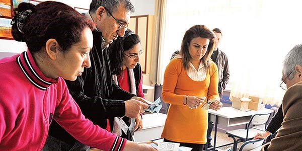 Adil G�r: 17 Aral�k AK Parti oylar�n� d���rmedi