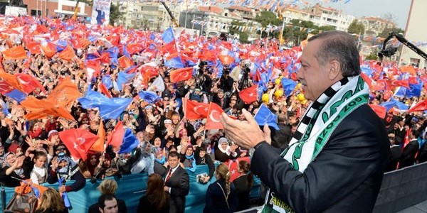 Erdoğan: Hocaefendi midir, istihbarat şefi midir?