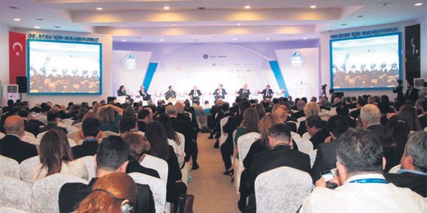 Öğretmen maaşları yeniden düzenlenecek