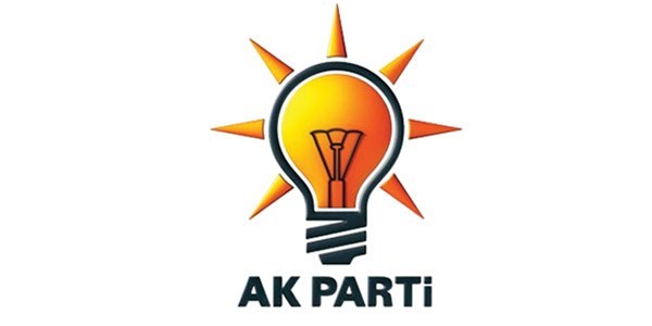 AK Parti konvoyunda kaza: 1 l, 2 yaral