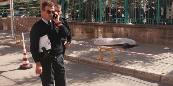 Emekli polis Ankara'nın göbeğinde infaz etti!