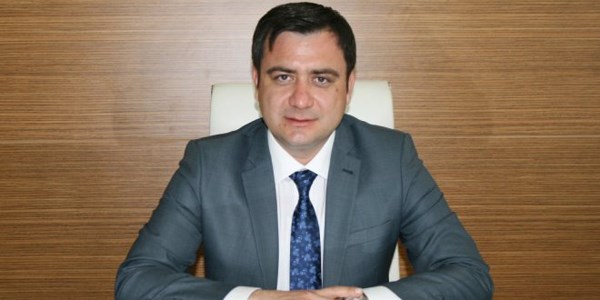 Belediye ba�kan�n�n odas� i�in 1 milyonluk mobilya!/ Video