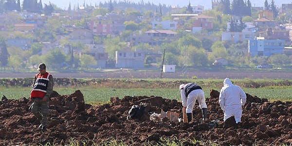 Top mermisinin d��t��� yerde 10 metrelik �ukur olu�tu/Video