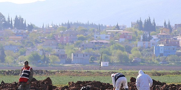 Yayladağı'na 3 top mermisi düştü