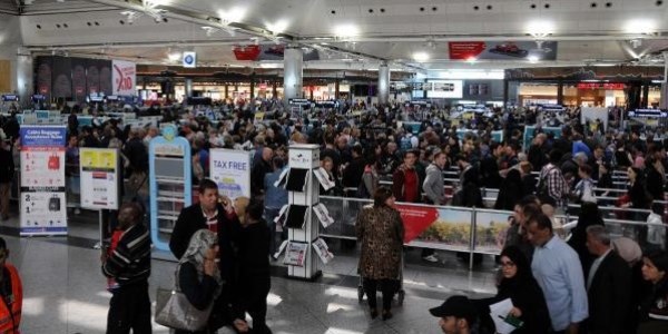 Atatürk Havalimanı'nda yaz saati kaosu