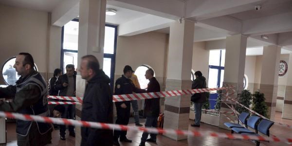 Oy kullanmaya geldiği okulda intihar etti