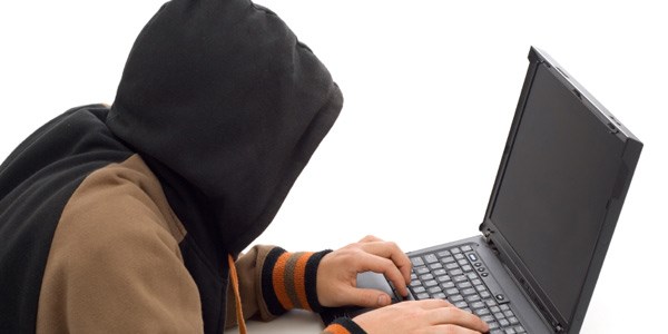 Ay Yıldız Tim 3 siteyi hackledi