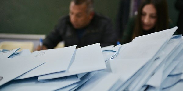 Se�im kurullar�na itirazlar