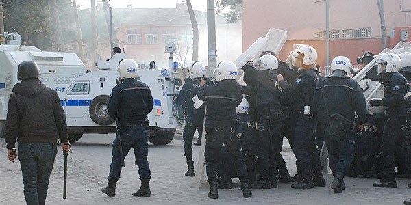 Ceylanp�nar'da okula molotofkokteyli at�ld�