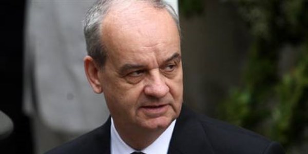 Ba�bu�: Karar� ciddiye alm�yorum