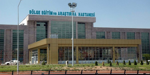 Okulun yanındaki otlar iki cana mal oldu
