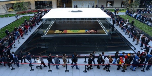 Apple, Türkiye'de ilk mağazasını açtı