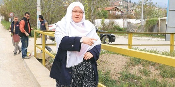 Şalvarlı başkan mesaide/ Video