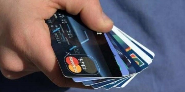Kredi masrafına 500 TL kart aidatına 25 TL sınır
