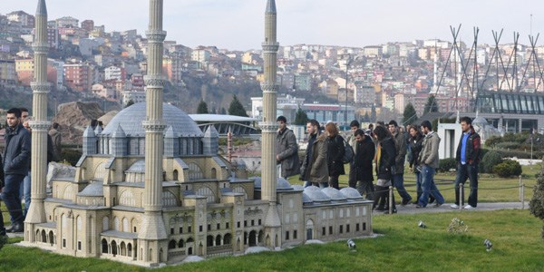 28 bin liseli, Kültür ve Medeniyet Turu'na katıldı