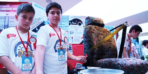 Suda otomatik açılan emniyet kemeri yaptılar