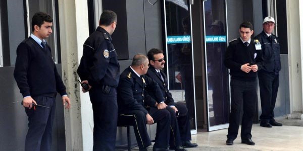 Fabrika kazanı parladı: 3 polis yaralı