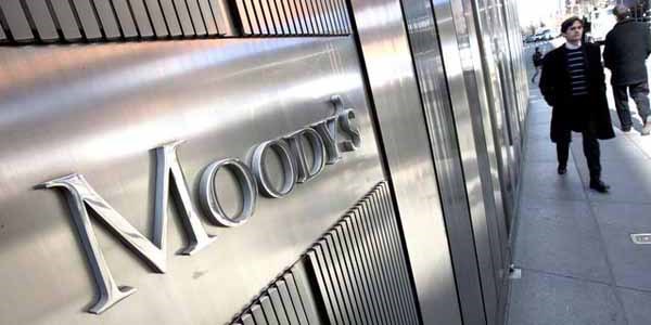 Moody's, Türkiye'nin kredi notunu düşürdü