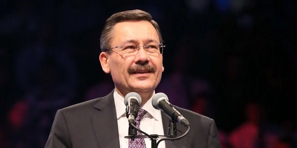 Melih Gökçek: Bürokratların istifasını istedi