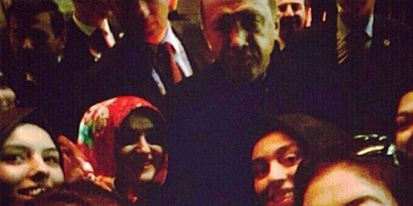 Babakan Erdoan'dan rencilerle selfie