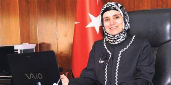 �niversite y�netimine su� duyurusu