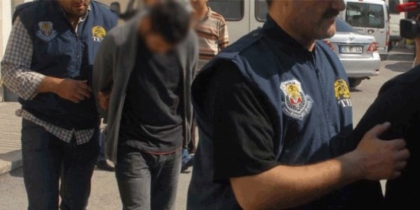Ağrı'da 3 terörist teslim oldu