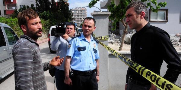 Polis memuru, saldıran köpeği vurarak durdurdu