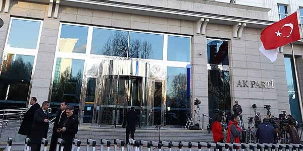 AK Parti toplant�s�nda telefona yasak b�lge!