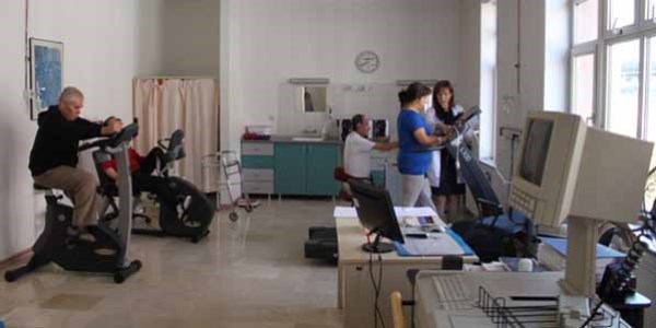Kalp ve akciğer hastalarına egzersizli rehabilite