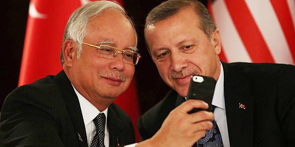 Başbakan Erdoğan'dan selfie fotoğrafı