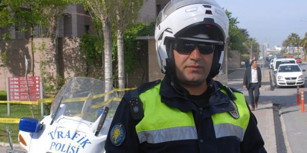 İzmir'de, yaka kameralı trafik polisi