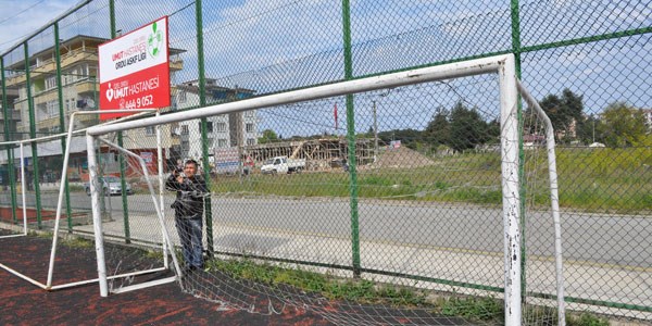 Üzerine kale direği düşen asker şehit oldu