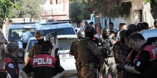 Cezaevi firarisine �zel harekatl� operasyon