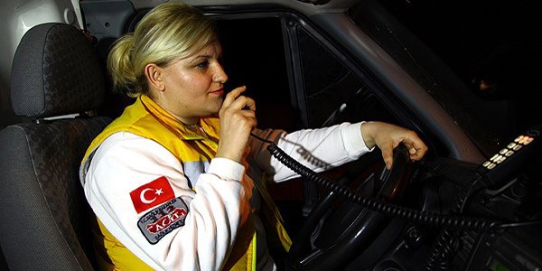 Hayat kurtaran direksiyona kadın eli değdi