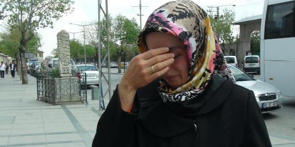 Telefon dolandırıcılarına 13 bin lira kaptırdı!