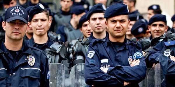 3 bin polise insan haklar eitimi