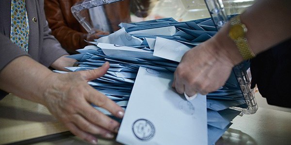 2 il, 5 ilçe ve 2 belde yeniden sandığa