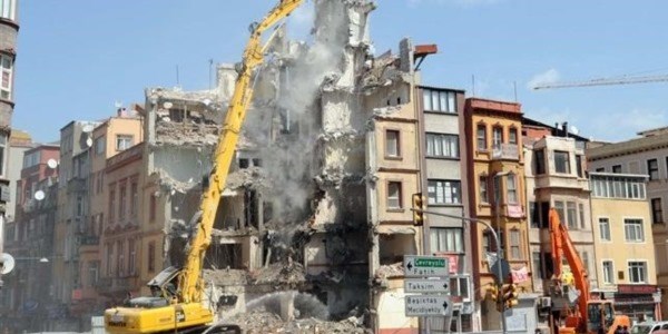 Beyoğlu Emniyet binası yıkıldı/ Video
