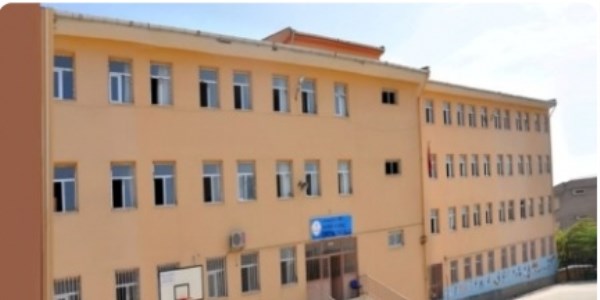 Bıçaklanan öğretmen ağır yaralı