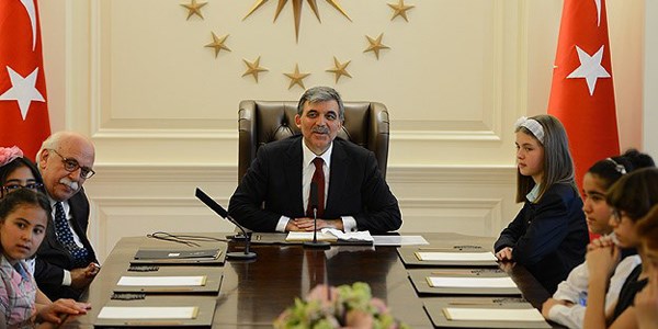 Cumhurba�kan� G�l ��rencileri kabul etti