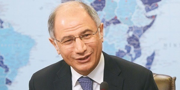 Ala: Vali öğretmenden talimat alıyordu