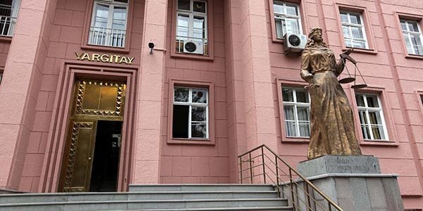 Öğrenciyi dövmek, kamu davası sayıldı