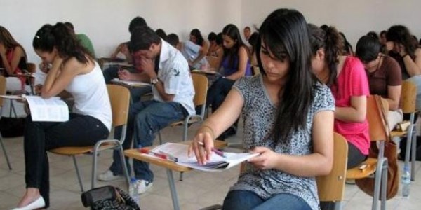 'Sınav heyecanı öğrenciyi olumsuz etkiliyor'