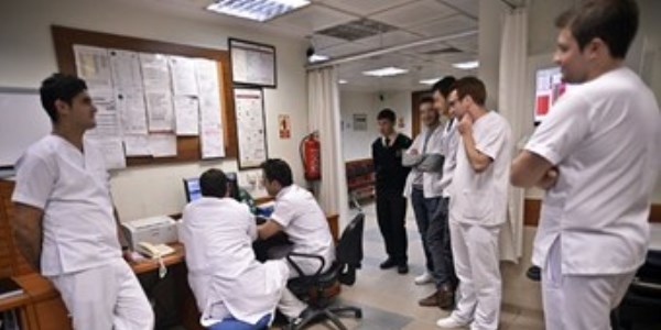 Uzman olmayan profesörler, TUS eğitimi veremeyecek