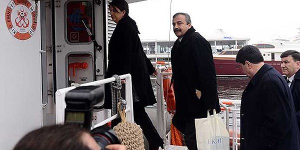 BDP ve HDP heyeti İmralı'dan döndü