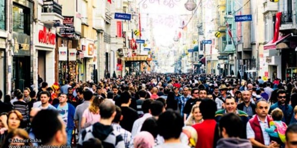 Zengin - fakir uçurumu daralıyor