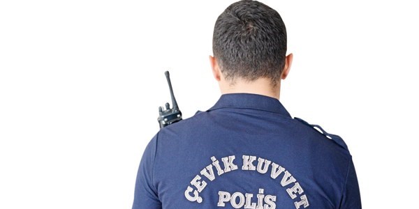 Eşcinsel polis memuru mesleğinden oldu